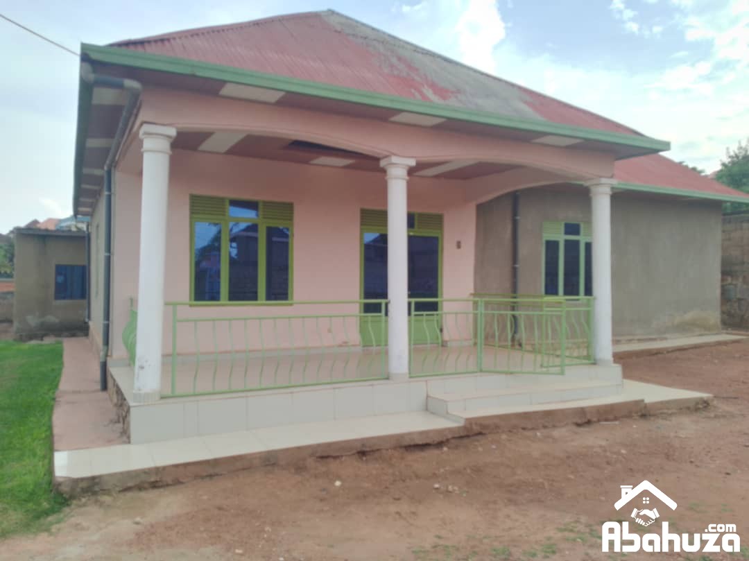 A 3 BEDROOM HOUSE IN SELF COMPOUND FOR RENT AT KICUKIRO