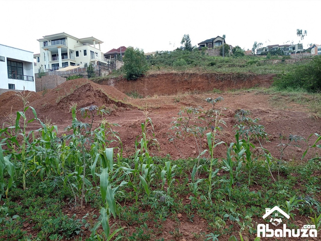 A BIG RESIDENTIAL PLOT WITH NICE VIEW FOR SALE IN KIGALI AT REBERO