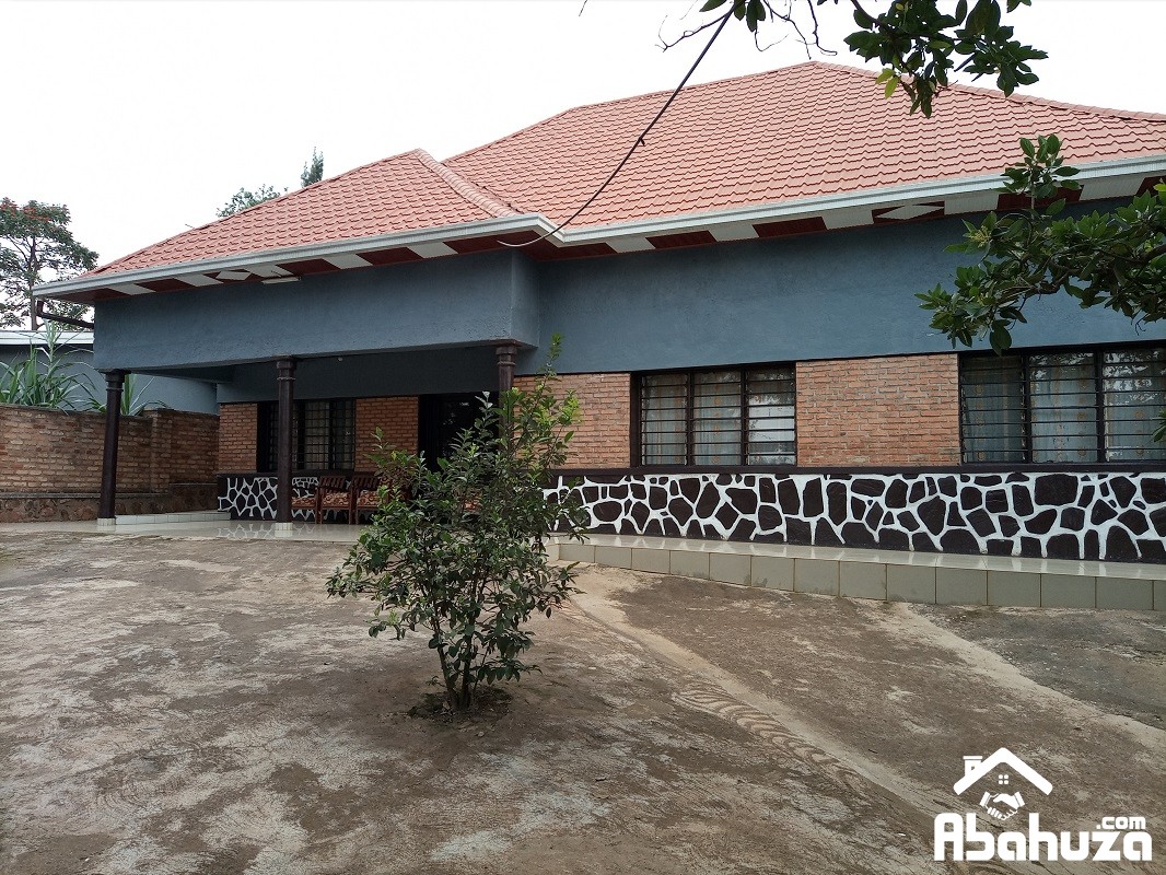 A 4 BEDROOM HOUSE FOR SALE IN KIGALI AT KIYOVU