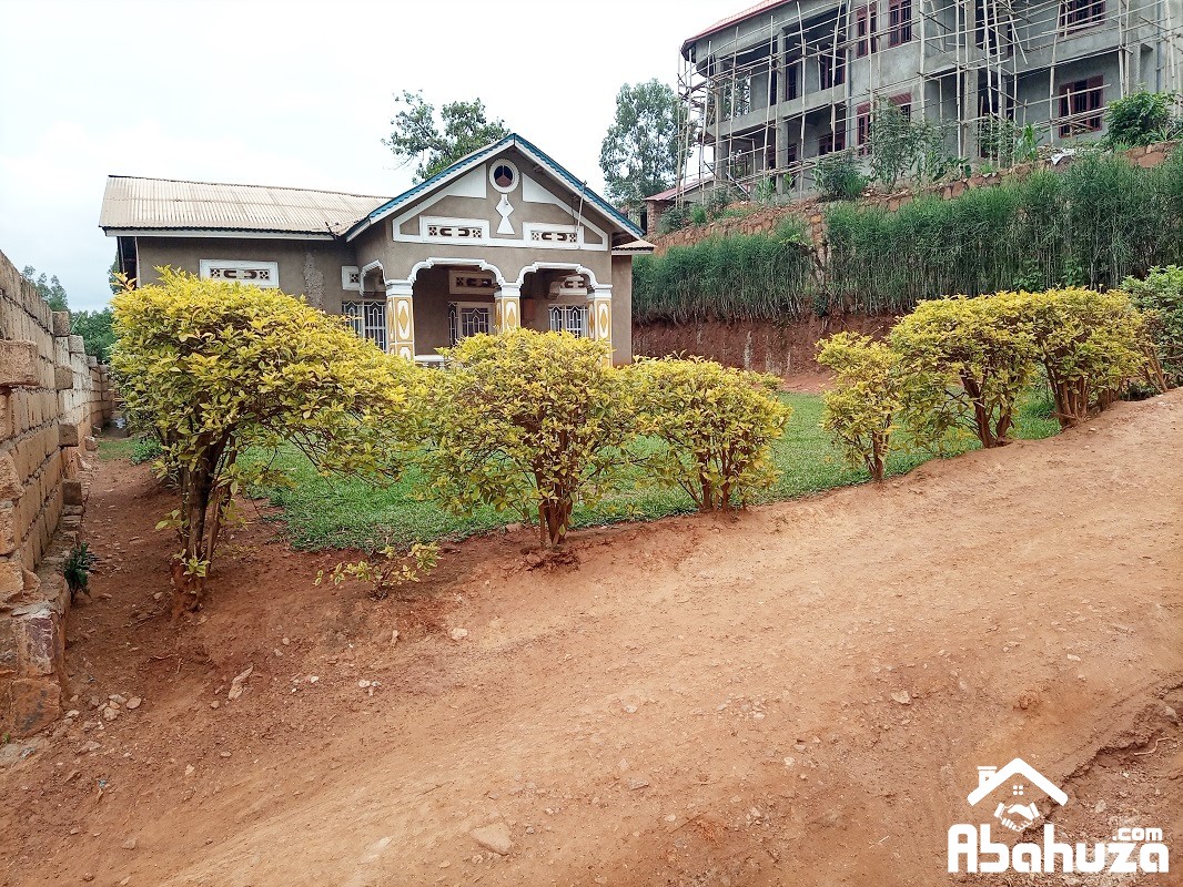 A HOUSE WITH ANNEX HOUSE FOR SALE IN KIGALI AT GIKONDO