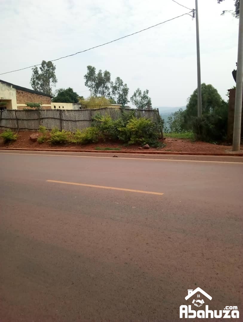 A PLOT FOR SALE ON ASPALT ROAD IN 200m FROM NGOMA ROND PONT