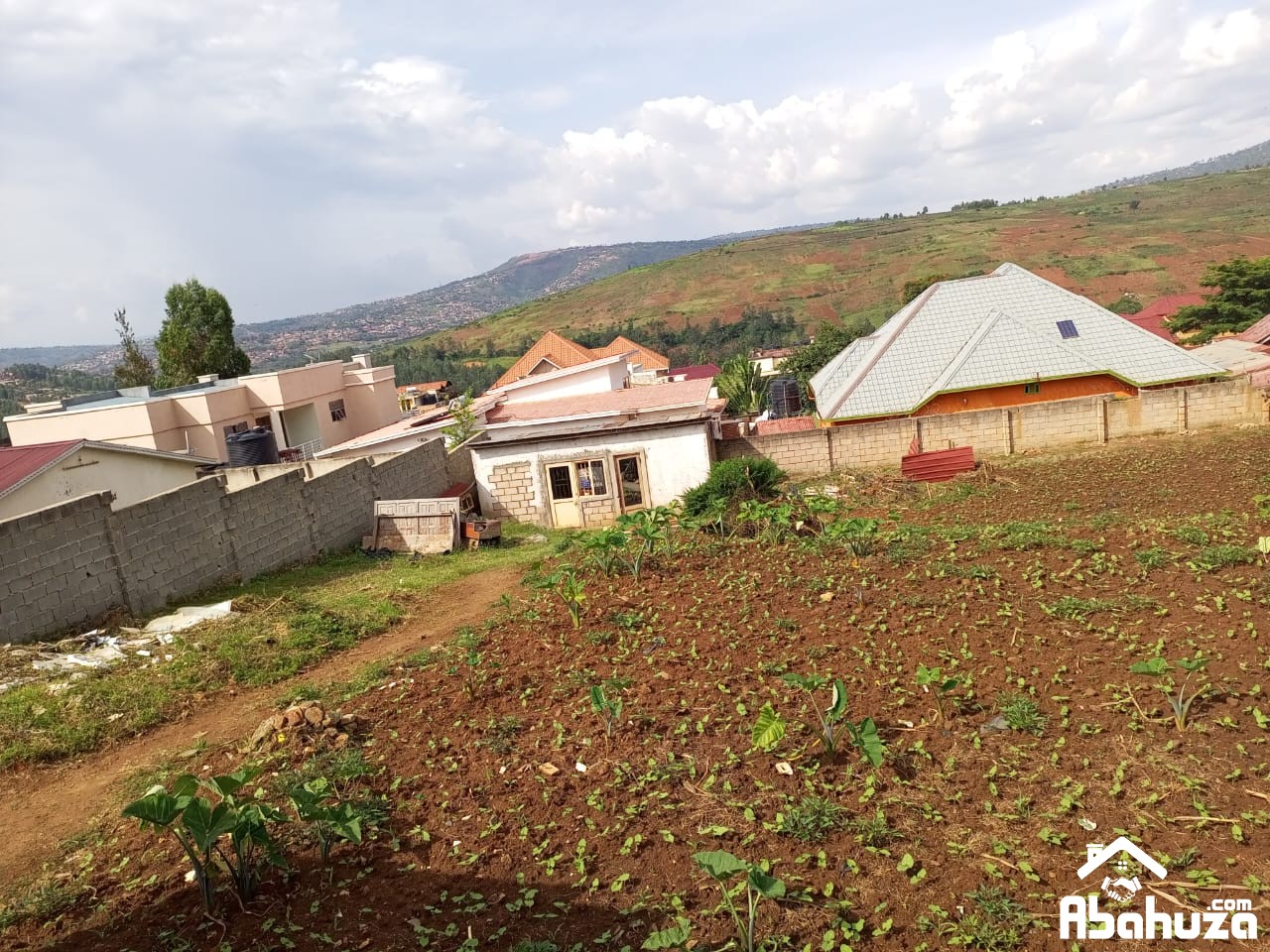 A FENCED BIG PLOT FOR SALE IN KIGALI AT GACURIRO