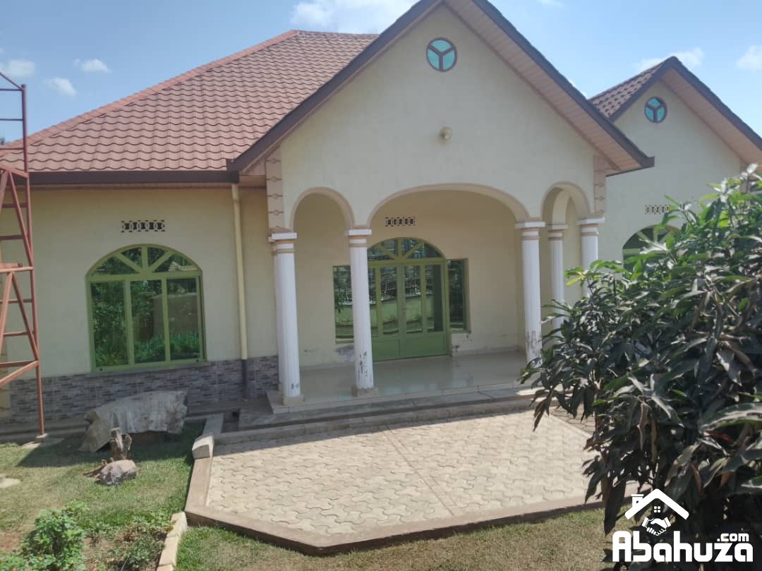 A 5 BEDROOM HOUSE FOR SALE IN KIGALI AT NIBOYE