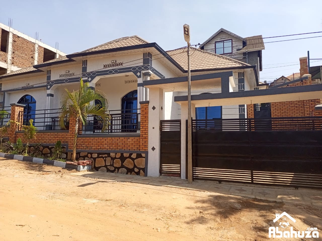 A 4 BEDROOM HOUSE FOR SALE IN KIGALI AT NIBOYE