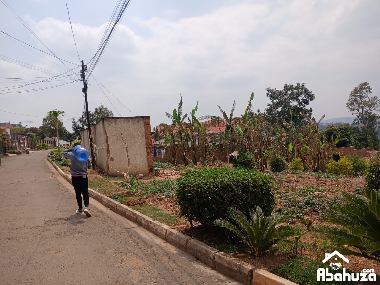 A NICE PLOT FOR SALE IN KIGALI IN GOOD NEIGBORHOOD OF GACURIRO