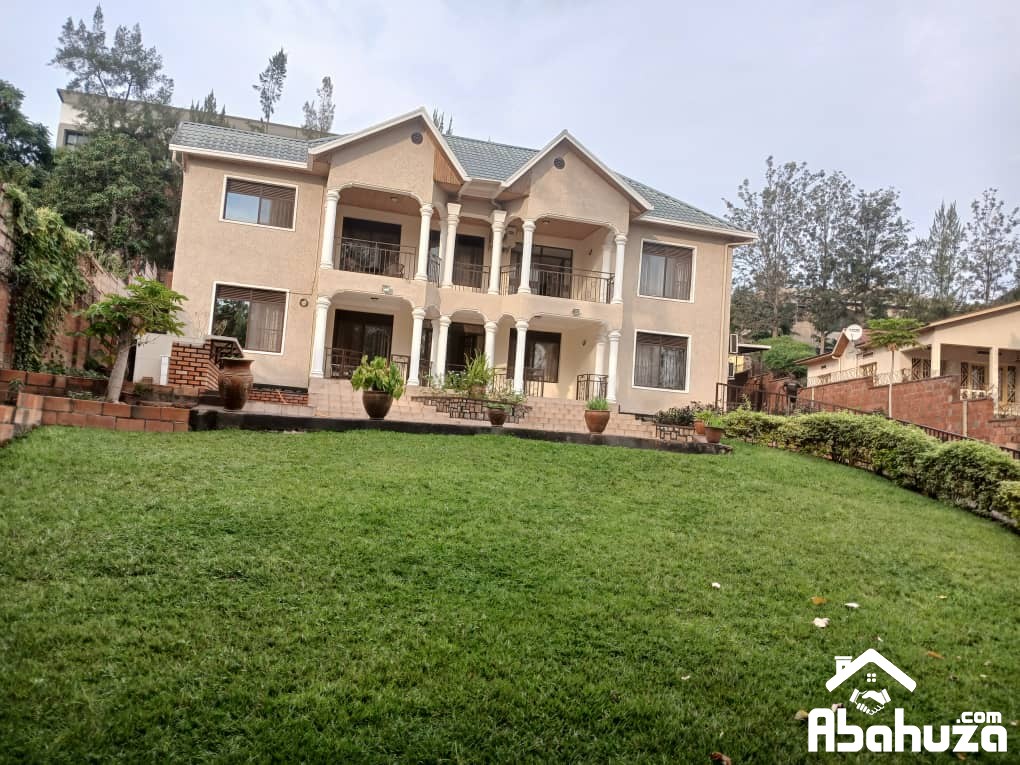 A HOUSE OF 6 BEDROOMS FOR RENT IN KIGAL AT NYARUTARA AT GOLF