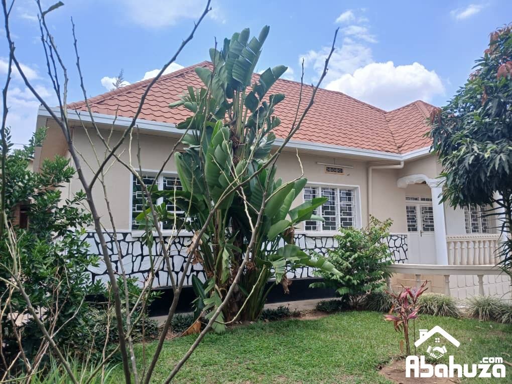 A 3 BEDROOMHOUSE FOR RENT IN KIGALI AT KACYIRU WITH VIEW OF GOLF