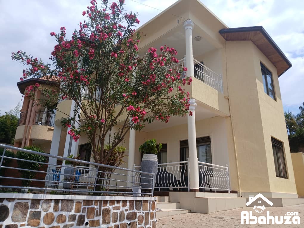 A FURNISHED 4 BEDROOM HOUSE FOR RENT IN KIGALI AT GACURIRO