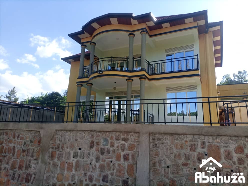 A NEW 4 BEDROOM HOUSE FOR RENT IN KIGALI AT KIMIHURURA
