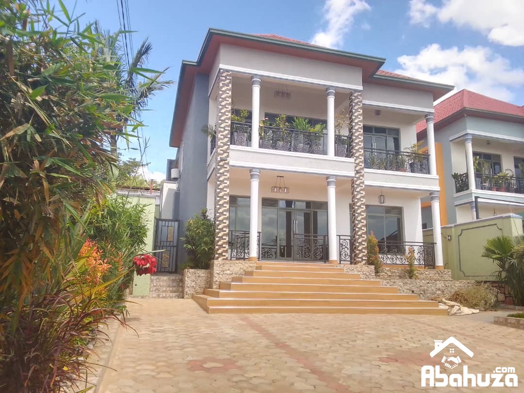 A 5 BEDROOM HOUSE FOR SALE IN KIGALI AT REBERO NEAR NYANZA