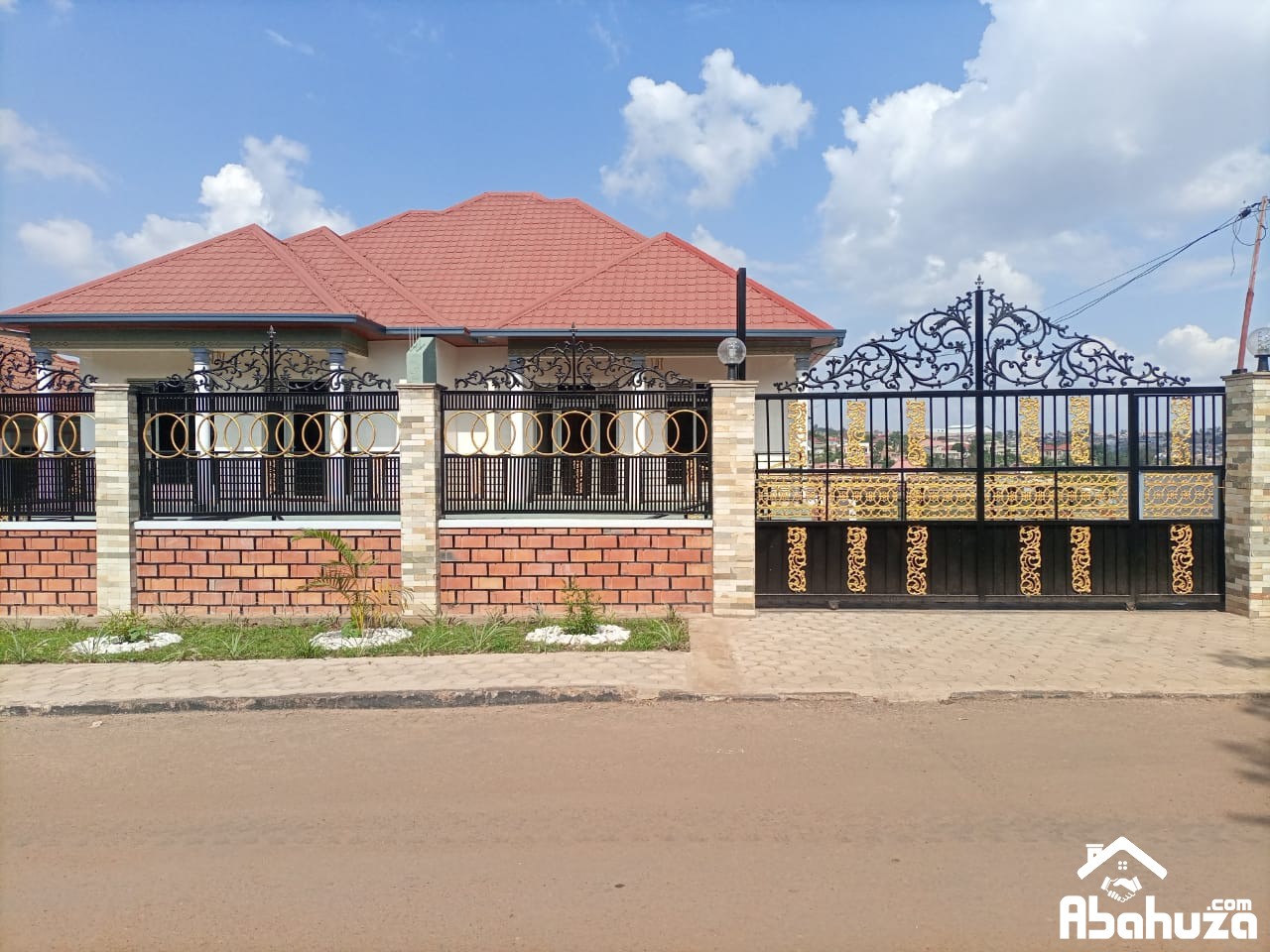A NEW FURNISHED 4 BEDROOM HOUSE FOR RENT IN KIGALI AT KICUKIRO-NIBOYE