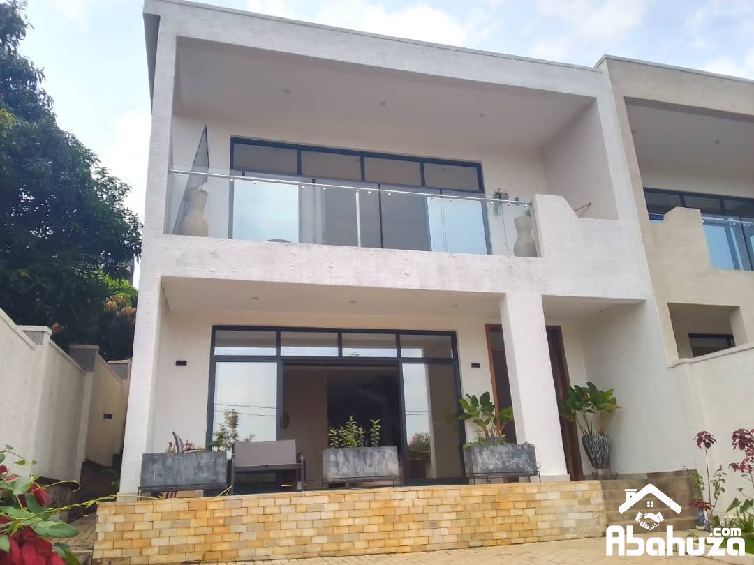 A FURNISHED DECENT 4 BEDROOM HOUSE FOR RENT IN KIGALI AT GACURIRO