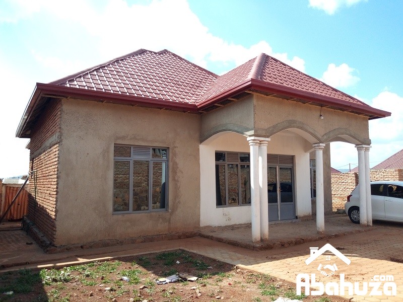 ALMOST FINISHED HOUSE IN DEVELOPPED ESTATE AT GASOGI