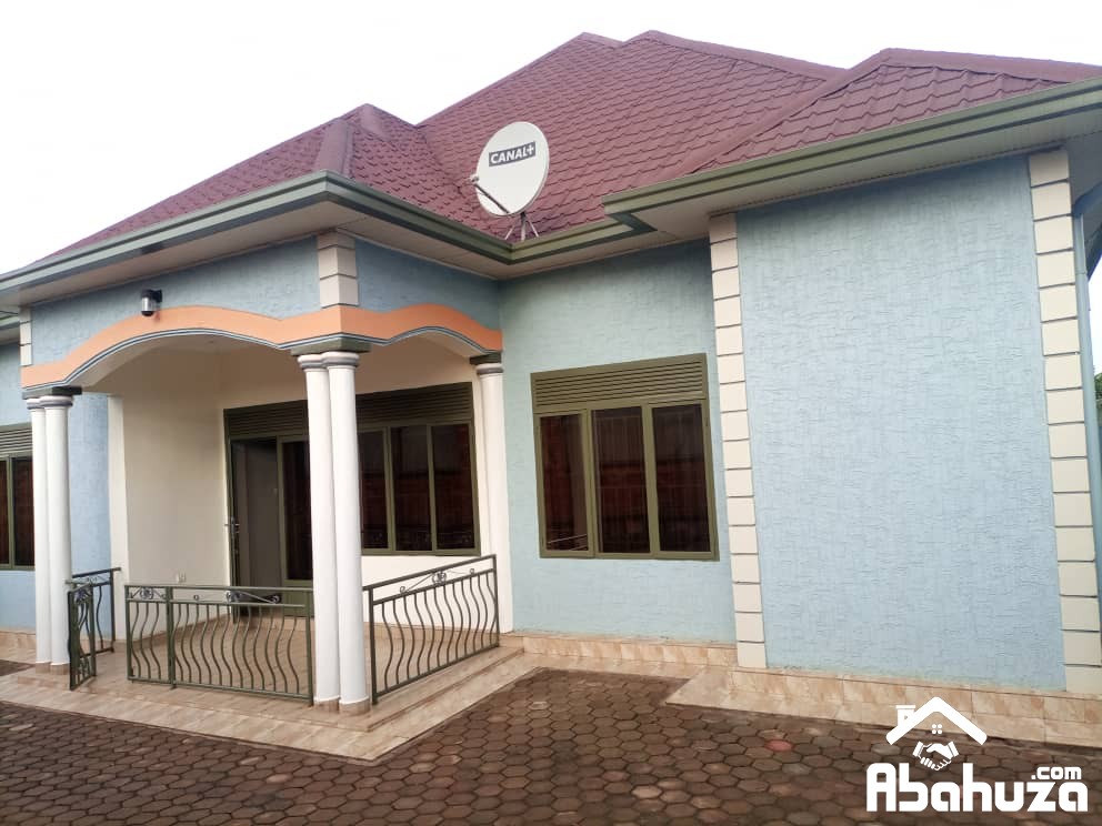 A FURNISHED 4 BEDROOM HOUSE FOR RENT IN KIGALI AT KICUKIRO