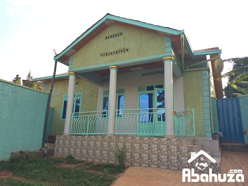 A HOUSES WITH RENTABLE ANNEXES FOR SALE IN KIGALI AT NYAMIRAMBO
