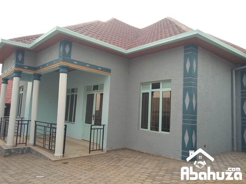 A CHEAP HOUSE OF 4BEDROOM FOR SALE IN KIGALI AT BUSANZA