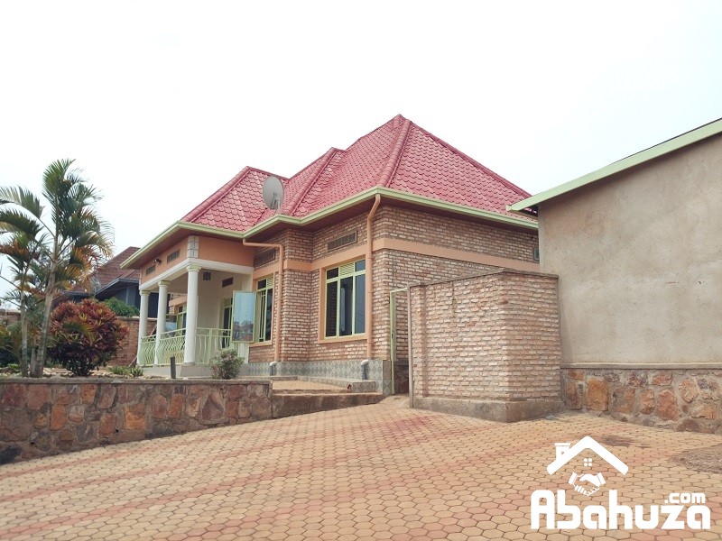 A 4 BEDROOM HOUSE FOR SALE IN KIGALI AT GASOGI