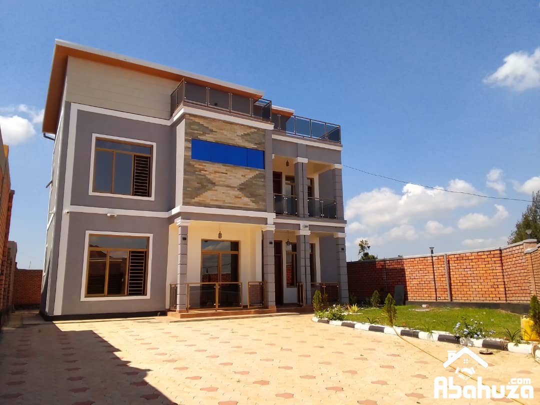 A NEW 5 BEDROOM HOUSE WITH ROOF TOP FOR SALE IN KIGALI AT KIBAGABAGA
