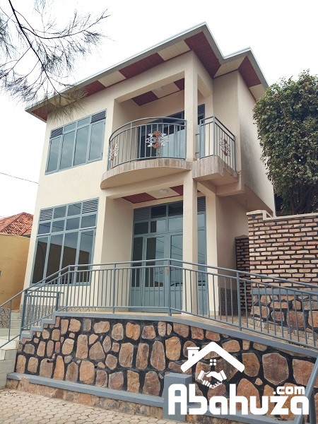 A 3 BEDROOM HOUSE FOR RENT IN KIGALI AT REBERO