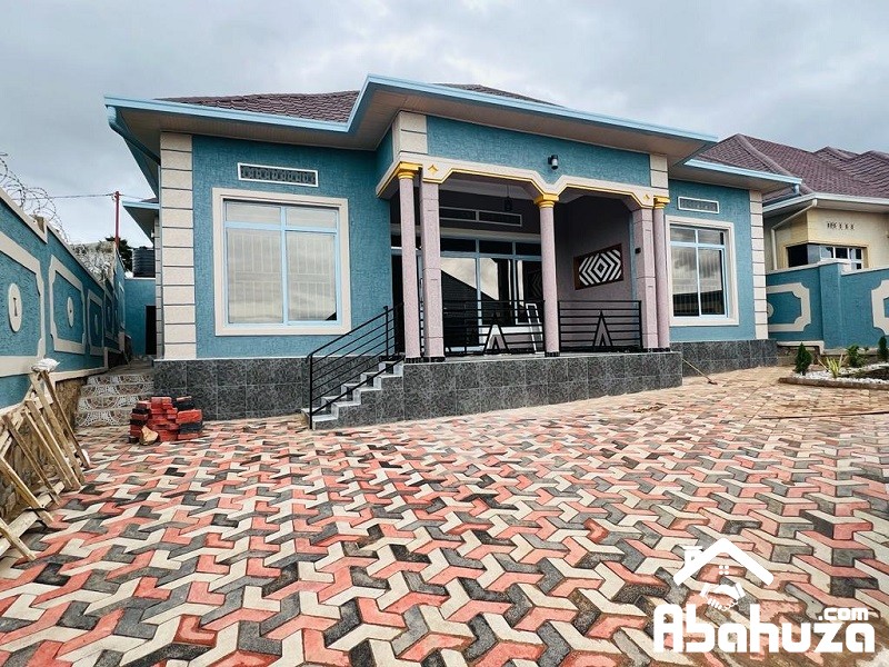 BUNGALOW HOUSE FOR SALE IN KIGALI AT KABEZA ON TARMAC ROAD