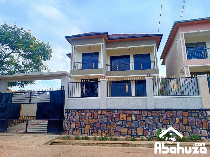 A 4 BEDROOM HOUSE WITH PANORAMIC VIEW FOR SALE IN KIGALI AT KIBAGABAGA