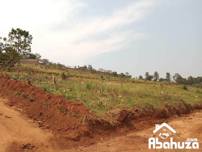 A PLOT FOR SALE ON LOW PRICE IN KIGALI NEAR LEGACY CLINIC