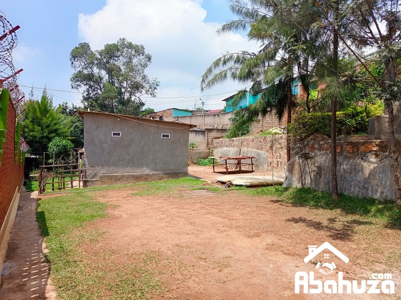 A PLOT WITH HOUSE TO RENOVATE FOR SALE IN KIGALI-KIMISAGARA