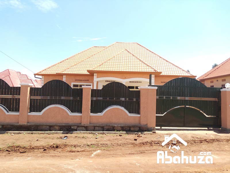 A NEW 5 BEDROOM HOUSE FOR SALE AT KICUKIRO