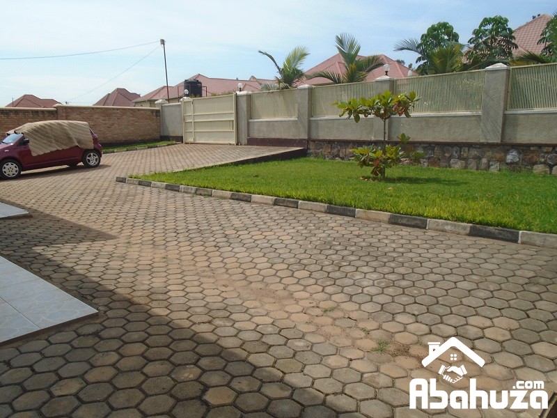 A 4 BEDROOM HOUSE FOR SALE IN KIGALI AT KANOMBE