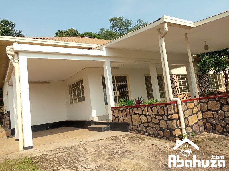 A 4 BEDROOM HOUSE FOR RENT IN KIGALI AT KIYOVU