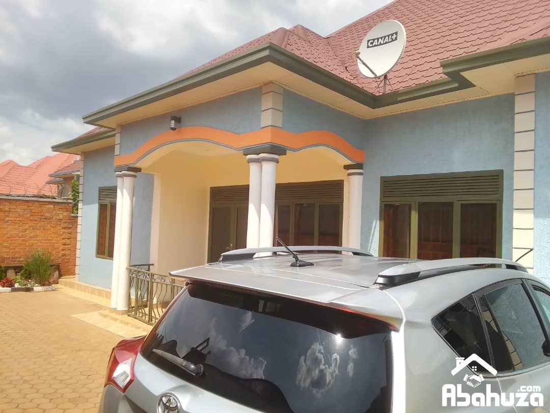 A  FURNISHED 4 BEDROOM HOUSE FOR RENT IN KIGALI AT KICUKIRO
