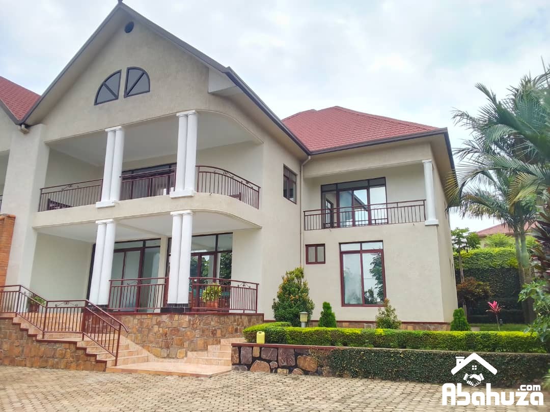 A FURNISHED 5 BEDROOM HOUSE FOR RENT IN KIGALI AT GACURIRO