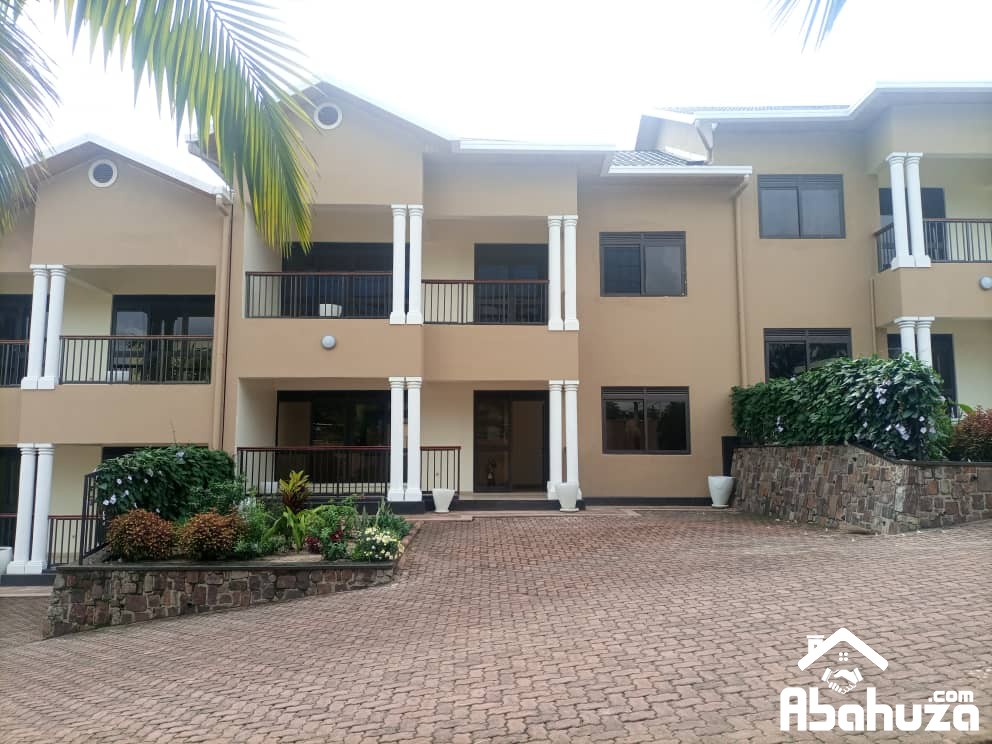 A 4 BEDROOM TOWNHOUSE FOR RENT IN KIGALI AT NYARUTARAMA