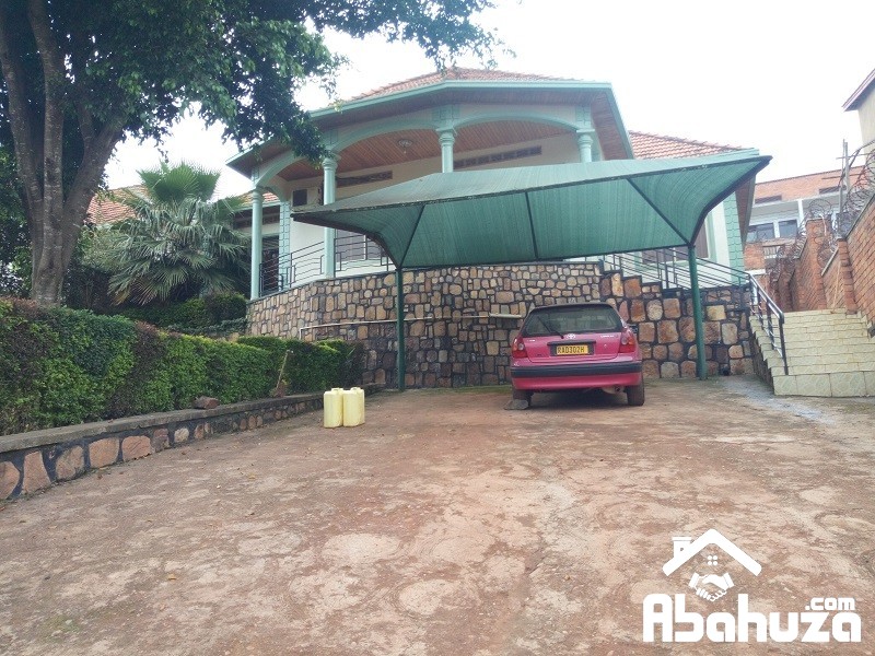 A 4 BEDROOM HOUSE FOR RENT IN KIGALI AT NYARUTARAMA