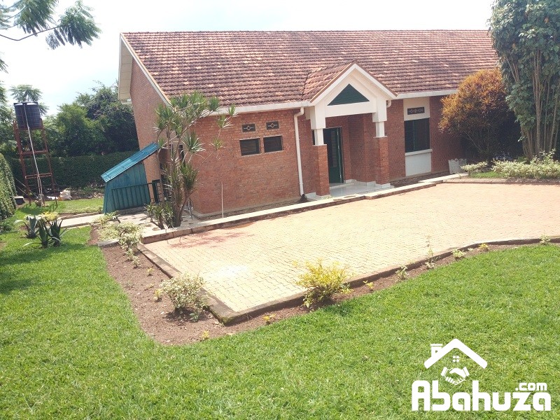 A FURNISHED 3 BEDROOM HOUSE FOR RENT IN KIGALI AT GACURIRO