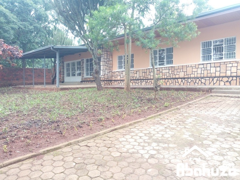 A FURNISHED 4 BEDROOM HOUSE FOR RENT IN KIGALI AT KIYOVU