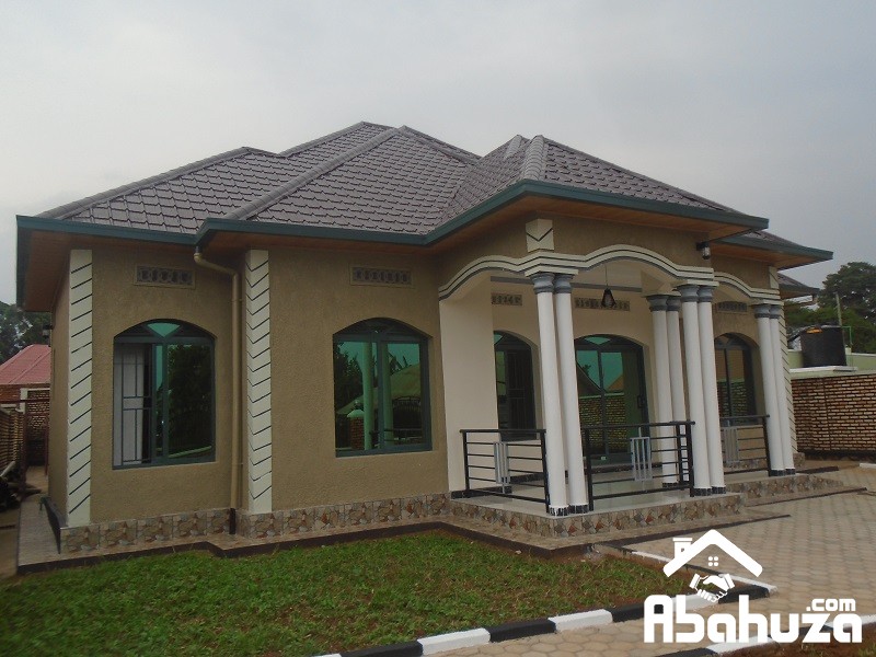 A NEW 4 BEDROOM HOUSE FOR SALE IN KIGALI AT KANOMBE