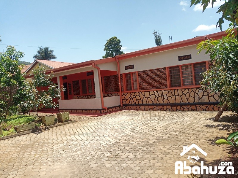A FURNISHED 5 BEDROOM HOUSE FOR RENT IN KIGALI AT GIKONDO