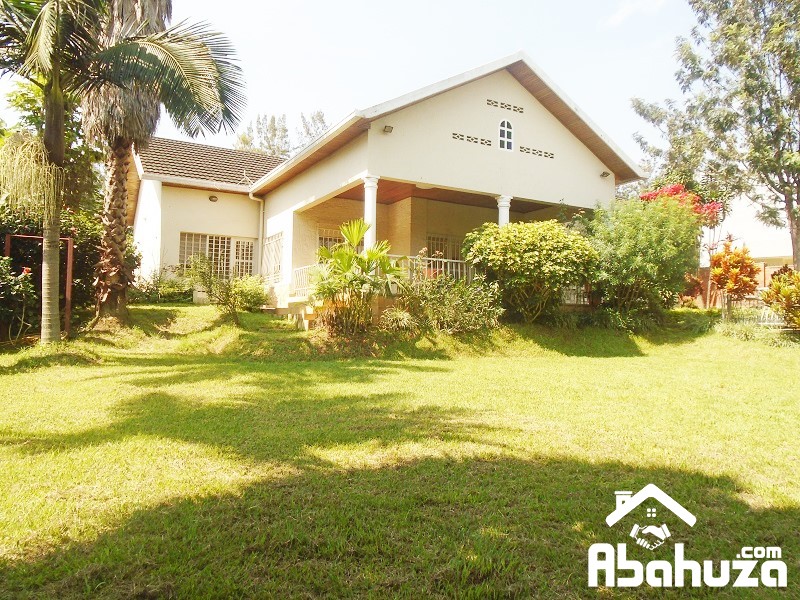 A  POOL HOUSE WITH AMPLE GARDEN FOR SALE IN KIGALI AT KIYOVU