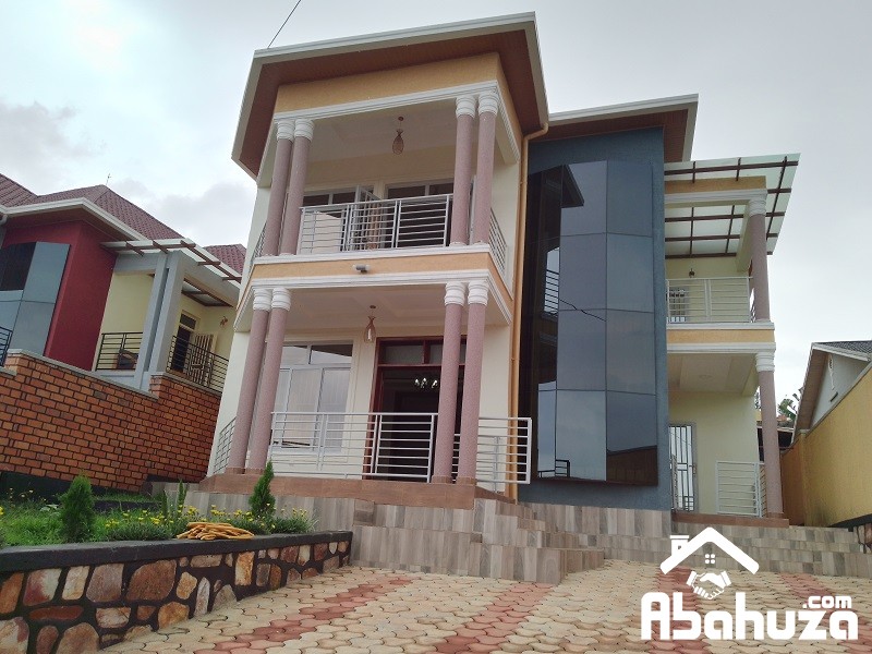 A NEW 5 BEDROOM HOUSE FOR RENT IN KIGALI AT GACURIRO