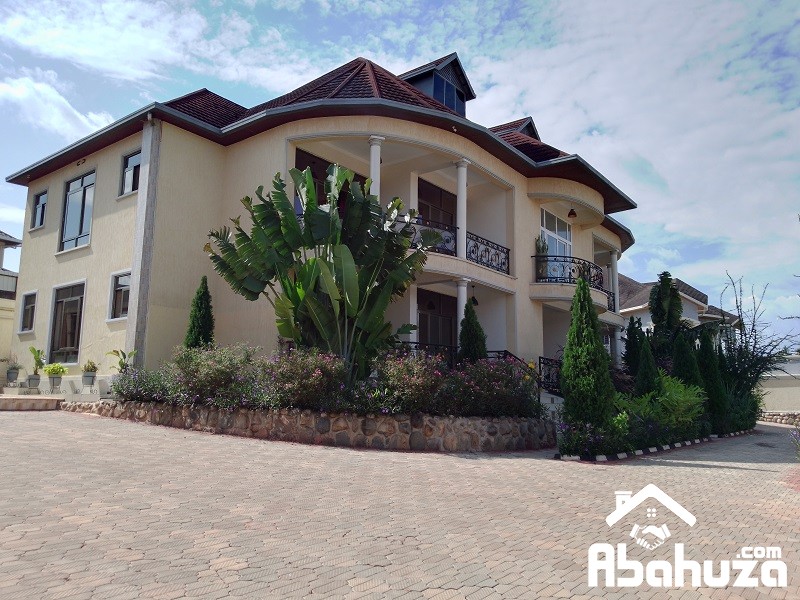 A FURNISHED 3 BEDROOMS APARTMENT FOR RENT IN KIGALI AT GACURIRO