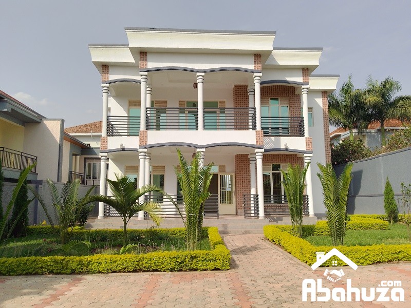 A 5 BEDROOM HOUSE FOR RENT IN KIGALI AT GACURIRO