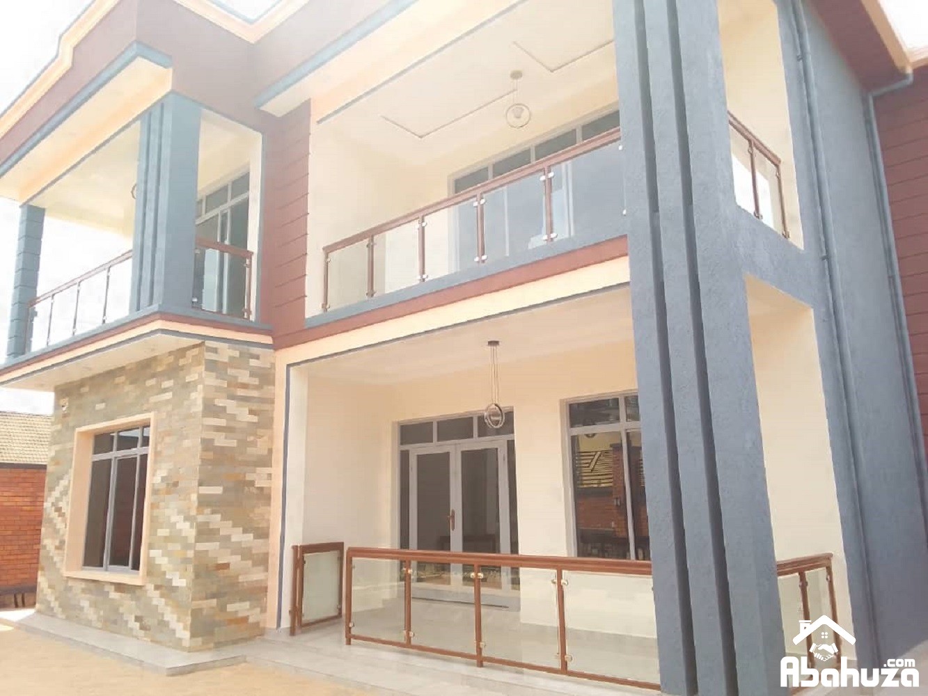A NEW 6 BEDROOM HOUSE FOR SALE IN KIGALI AT KIBAGABAGA