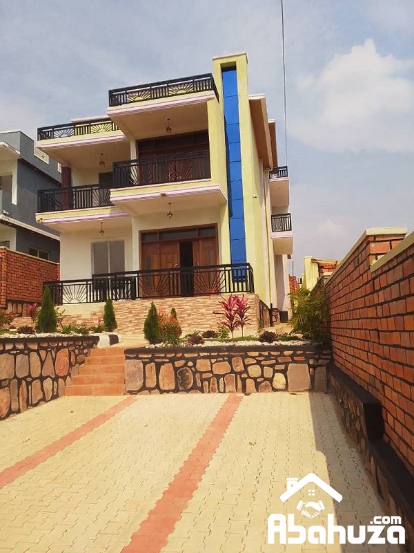 A  NEW 4 BEDROOM HOUSE FOR RENT IN KIGALI AT KIBAGABAGA
