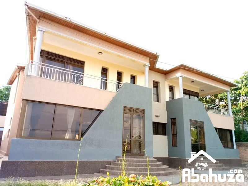 A SEMI-FURNISHED 3 BEDROOM HOUSE FOR RENT IN KIGALI AT GACURIRO