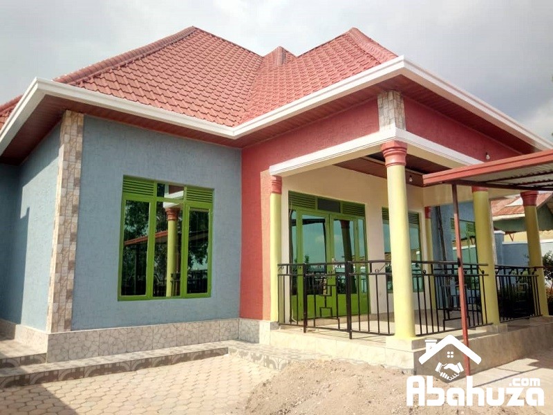 A NEW 4 BEDROOM HOUSE FOR SALE IN KIGALI AT KINYINYA