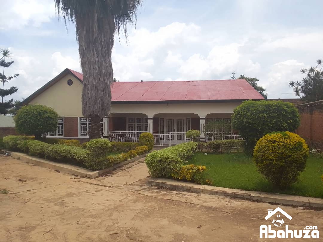 A COMFY 5 BEDROOM HOUSE FOR RENT IN KIGALI AT KABEZA
