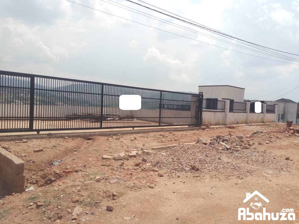 A  PLOT WITH ANNEX HOUSE FOR SALE IN KIGALI AT KIBAGABAGA