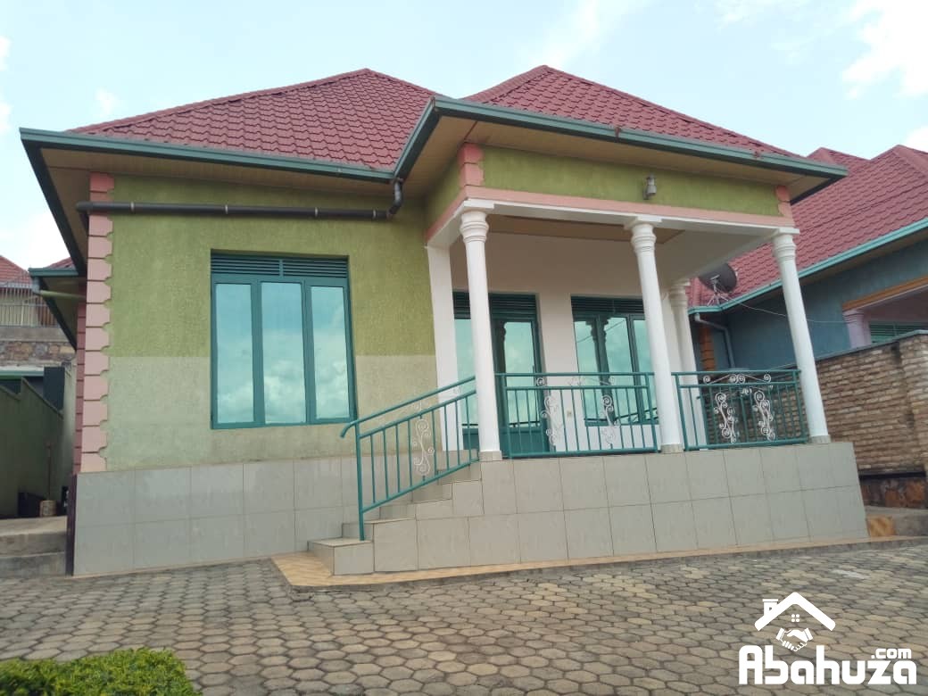 A 4 BEDROOM HOUSE FOR SALE IN KIGALI AT KIMIRONKO