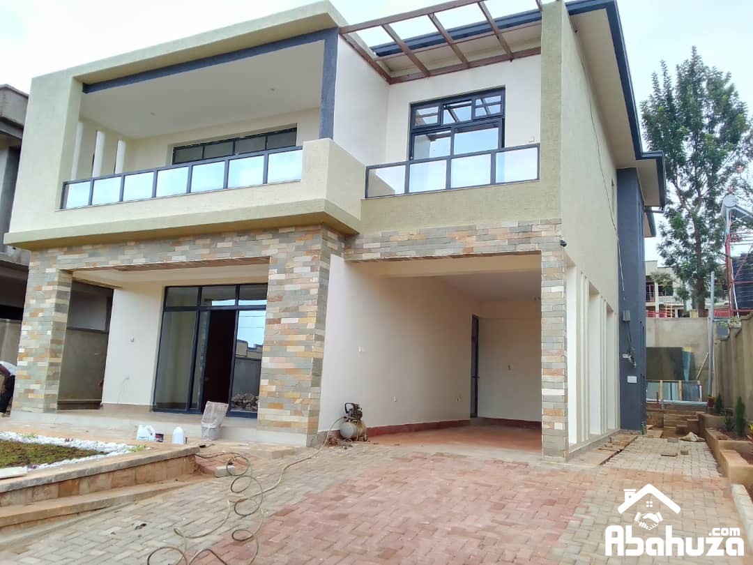 A  NEW 5 BEDROOM HOUSE FOR RENT IN KIGALI AT KICUKIRO